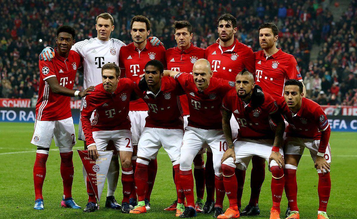 关于门兴格拉德巴赫发布备战花絮，关键时刻主帅复盘，欧冠任务艰巨，赛季目标并未改变的信息